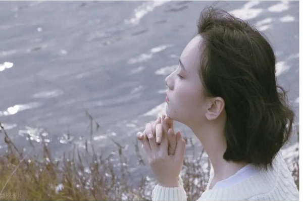 白月光对男生意味着什么 哪种女孩是男生们的白月光70941