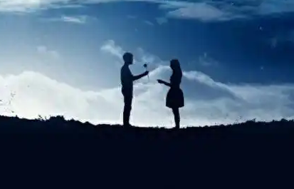 两个人相互吸引的原因是什么 哪些因素可以吸引别人呢70578