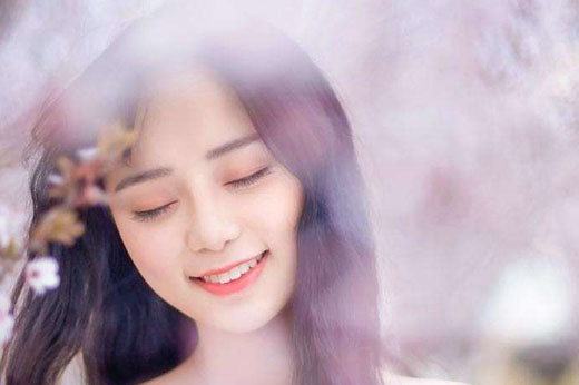 都是匆匆过客,只求刹那芳华