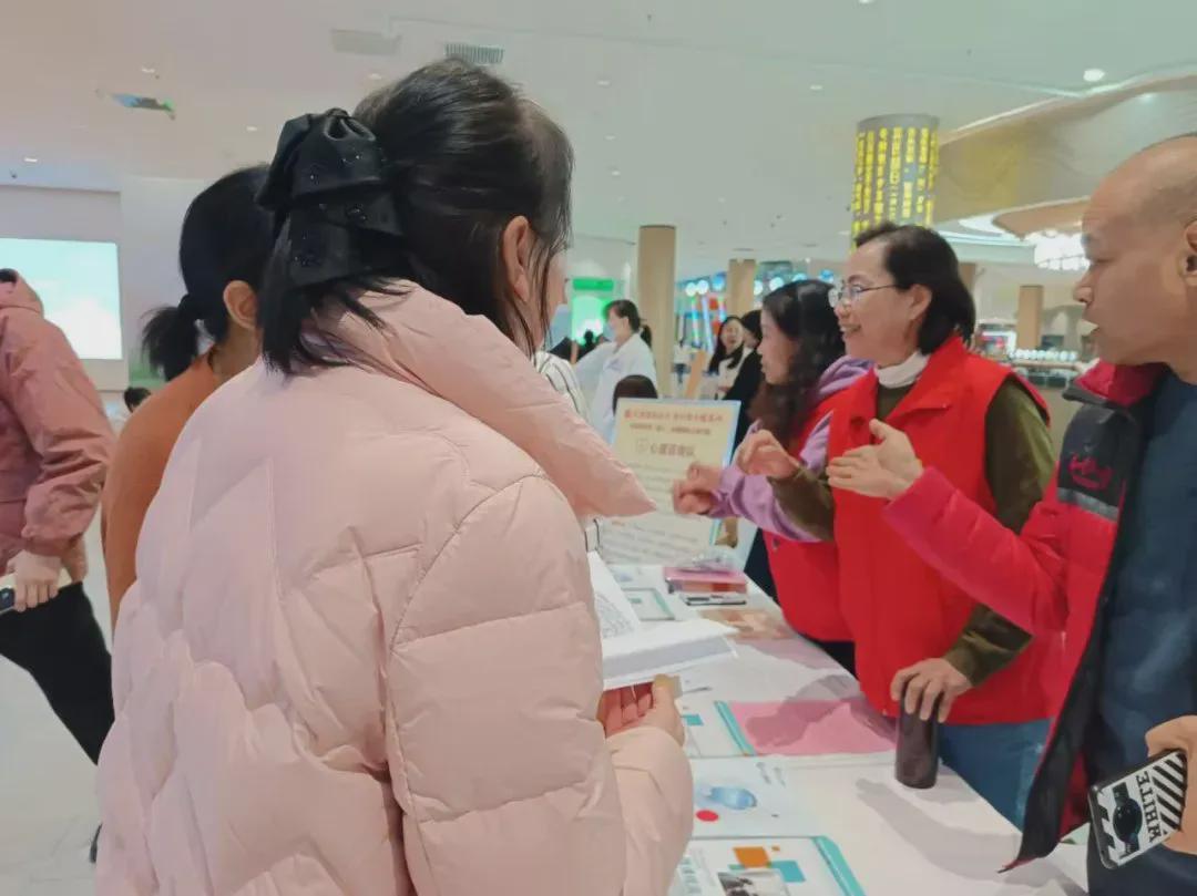 郑州市第五十六高级中学召开家校共育研讨会
