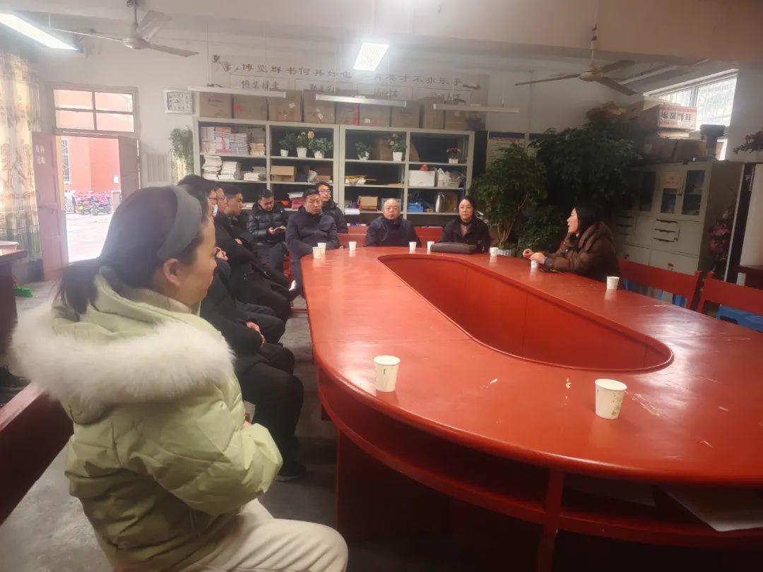 明佳老师应邀前往鲁山