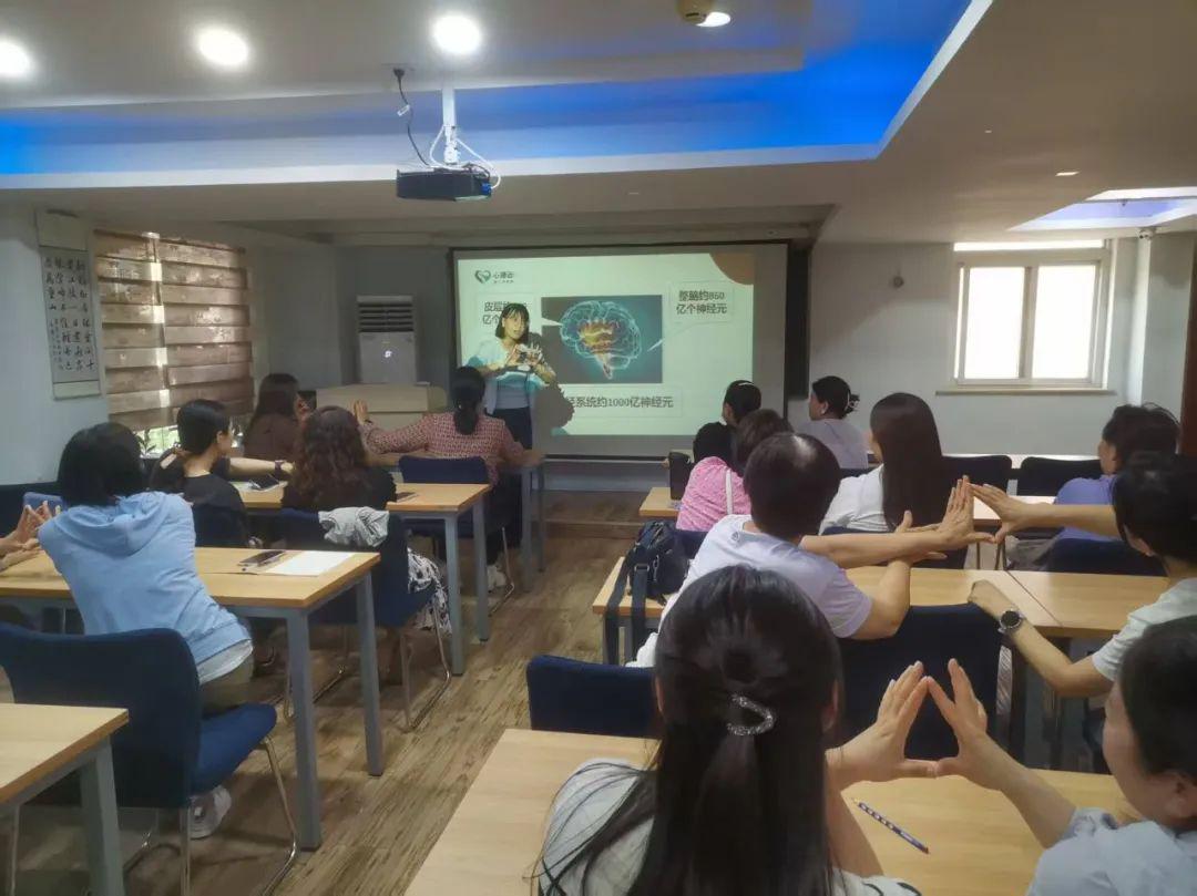 脑科学科普讲座活动沙龙现场