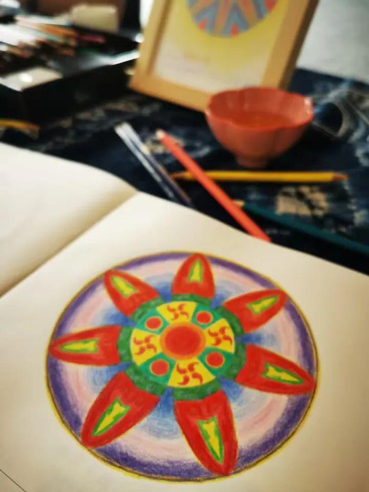 曼陀罗涂色画
