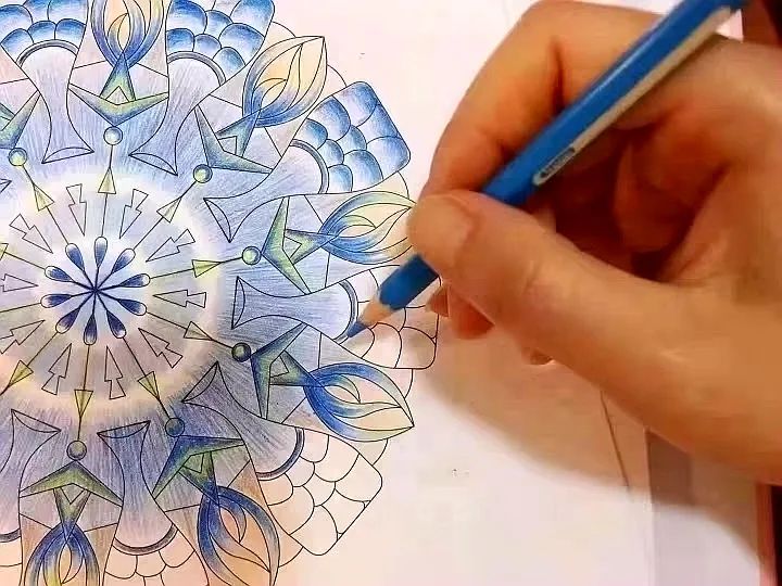 曼陀罗绘画疗愈练习手册