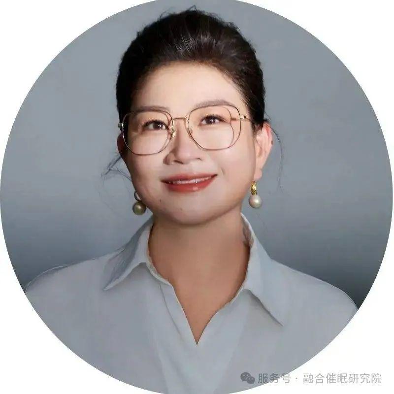 蒋 意 珏        