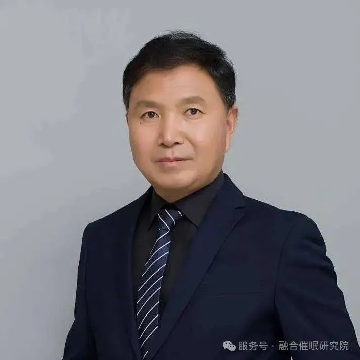胥 洪 模
