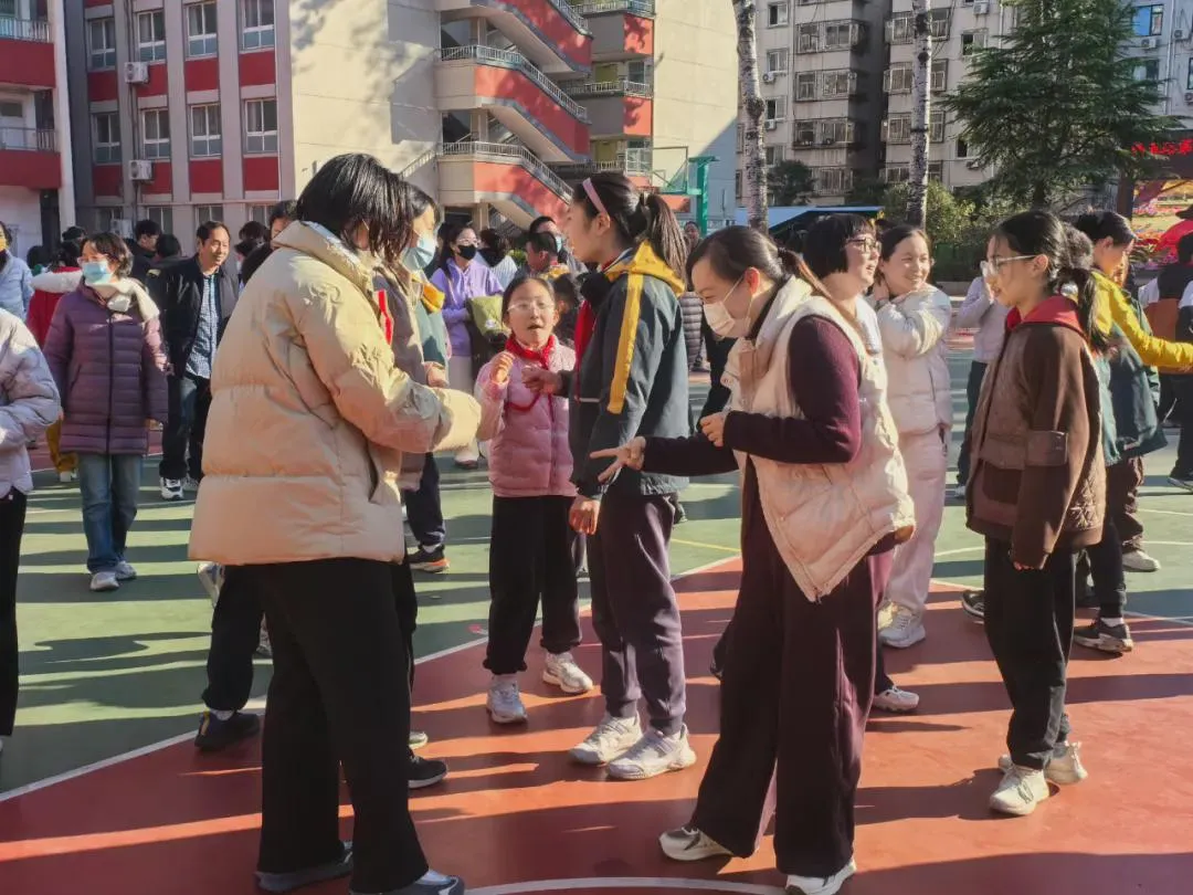 用心沟通，让爱流动——亲子沙龙温情时刻