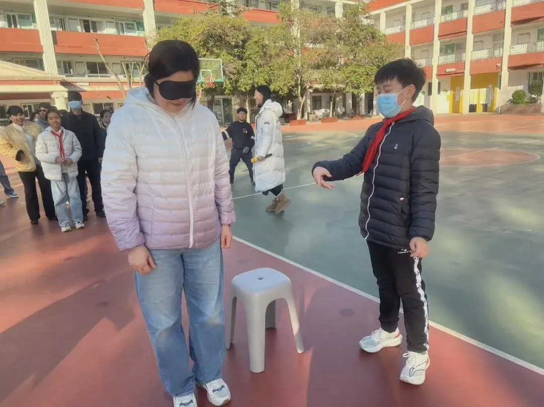 用心沟通，让爱流动——亲子沙龙温情时刻